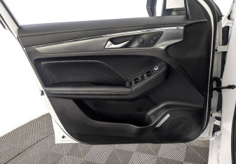 Подержанный автомобиль Haval Jolion 2023 года (19 фото)