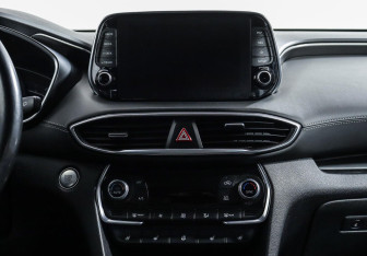 Подержанный автомобиль Hyundai Santa Fe 2018 года (10 фото)