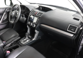 Подержанный автомобиль Subaru Forester Suv 2015 года (10 фото)