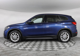 Подержанный автомобиль BMW X1 2020 года (5 фото)