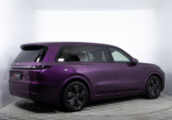 Подержанный автомобиль LiXiang L9 2023 года (4 фото)