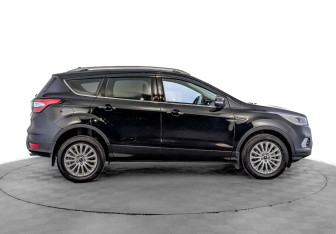 Подержанный автомобиль Ford Kuga 2019 года (4 фото)