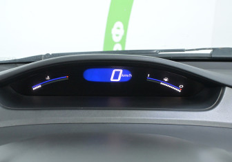 Подержанный автомобиль Honda Civic Sedan 2011 года (12 фото)