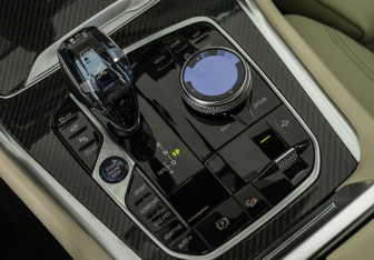 Подержанный автомобиль BMW X6 2021 года (17 фото)