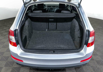 Подержанный автомобиль Skoda Octavia Wagon 2014 года (18 фото)