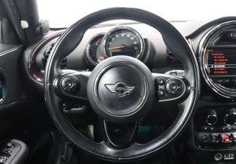 Подержанный автомобиль MINI Clubman Wagon 2016 года (15 фото)