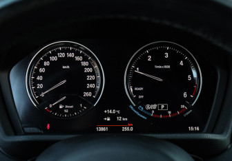 Подержанный автомобиль BMW X2 2017 года (26 фото)