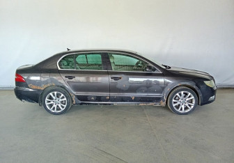 Подержанный автомобиль Skoda Superb Liftback 2010 года (8 фото)