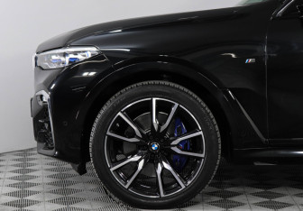 Подержанный автомобиль BMW X7 2021 года (8 фото)