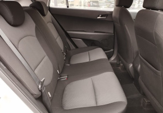 Подержанный автомобиль Hyundai Creta 2019 года (11 фото)