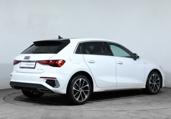 Подержанный автомобиль Audi A3 Hatchback 2021 года (5 фото)