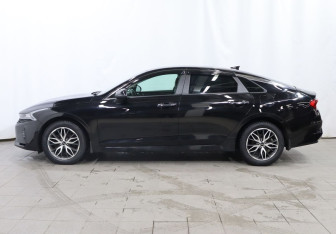 Подержанный автомобиль Kia K5 2021 года (8 фото)