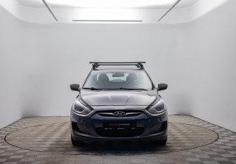 Подержанный автомобиль Hyundai Solaris Sedan 2013 года (2 фото)