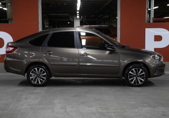 Подержанный автомобиль LADA (ВАЗ) Granta Sedan 2021 года (4 фото)