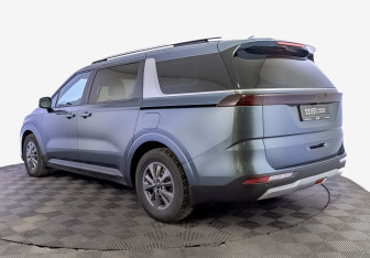 Подержанный автомобиль Kia Carnival 2022 года (7 фото)