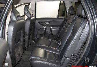 Подержанный автомобиль Volvo XC90 2011 года (10 фото)