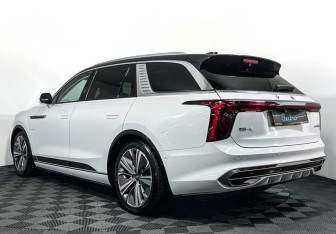 Подержанный автомобиль Hongqi E-HS9 2021 года (7 фото)