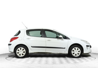 Подержанный автомобиль Peugeot 308 Hatchback 2011 года (4 фото)