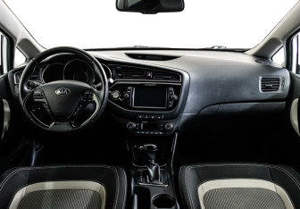 Подержанный автомобиль Kia Ceed Wagon 2017 года (6 фото)