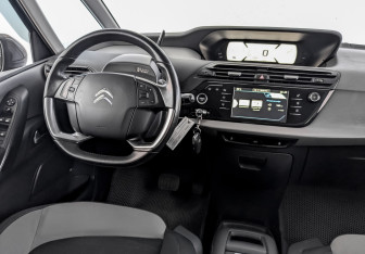 Подержанный автомобиль Citroen C4 Picasso 2016 года (25 фото)