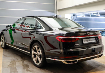Подержанный автомобиль Audi A8 2018 года (6 фото)