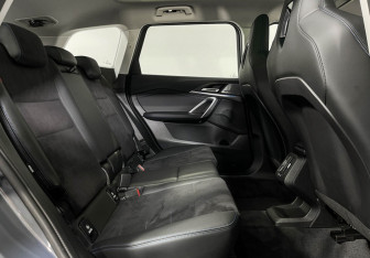 Подержанный автомобиль BMW X1 2025 года (14 фото)