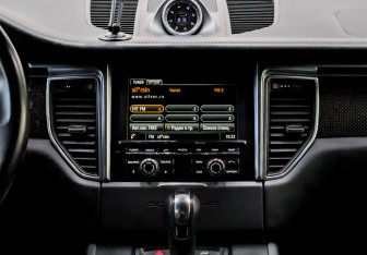 Подержанный автомобиль Porsche Macan 2015 года (15 фото)