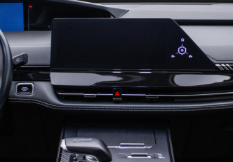 Подержанный автомобиль Changan UNI-K 2023 года (14 фото)