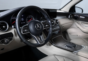 Подержанный автомобиль Mercedes-Benz GLC Coupe 2021 года (14 фото)