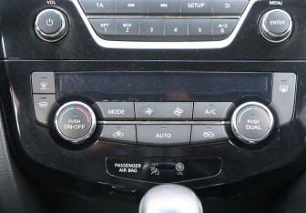 Подержанный автомобиль Nissan X-Trail 2019 года (17 фото)