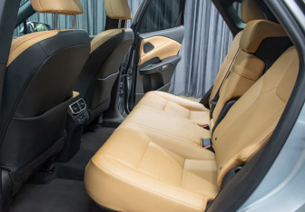 Подержанный автомобиль Lexus RX 2022 года (13 фото)