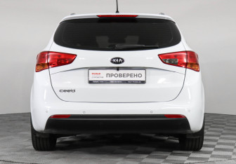 Подержанный автомобиль Kia Ceed Wagon 2015 года (6 фото)