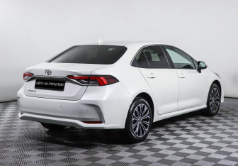 Подержанный автомобиль Toyota Corolla Sedan 2019 года (3 фото)