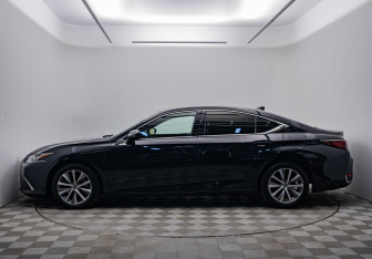 Подержанный автомобиль Lexus ES 2021 года (8 фото)
