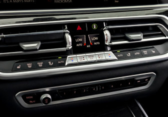 Подержанный автомобиль BMW X7 2020 года (30 фото)