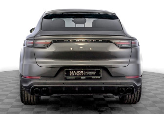 Подержанный автомобиль Porsche Cayenne 2021 года (6 фото)