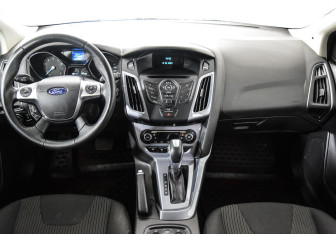 Подержанный автомобиль Ford Focus Wagon 2014 года (6 фото)