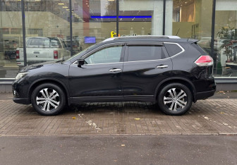 Подержанный автомобиль Nissan X-Trail 2015 года (5 фото)