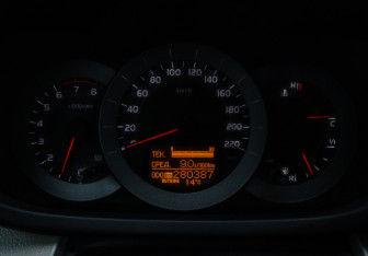 Подержанный автомобиль Toyota RAV4 2008 года (23 фото)