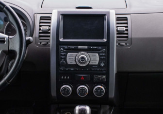 Подержанный автомобиль Nissan X-Trail 2008 года (14 фото)