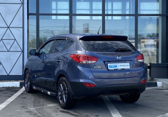 Подержанный автомобиль Hyundai ix35 2014 года (7 фото)