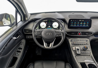Подержанный автомобиль Hyundai Santa Fe 2022 года (22 фото)