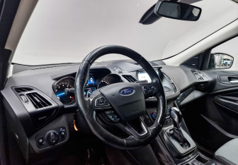 Подержанный автомобиль Ford Kuga 2017 года (15 фото)