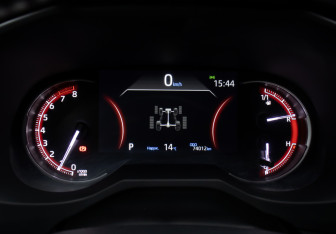 Подержанный автомобиль Toyota RAV4 2021 года (13 фото)