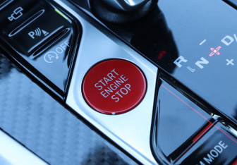 Подержанный автомобиль BMW X6 M 2021 года (27 фото)