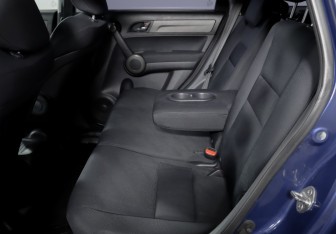 Подержанный автомобиль Honda CR-V 2011 года (10 фото)