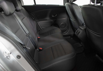 Подержанный автомобиль Renault Fluence 2013 года (10 фото)