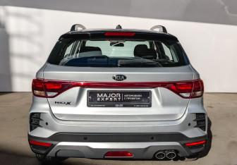 Подержанный автомобиль Kia Rio Hatchback 2021 года (6 фото)