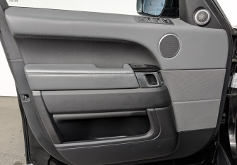 Подержанный автомобиль Land Rover Range Rover Sport 2015 года (19 фото)