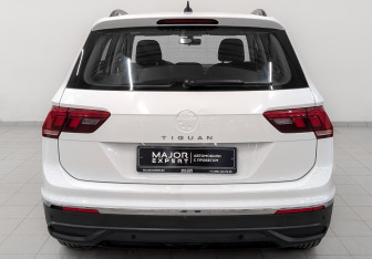 Подержанный автомобиль Volkswagen Tiguan 2021 года (6 фото)